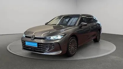 Grau Gebraucht 2024 VW Passat Elegance Limousine | 34.890 € (Superpreis)