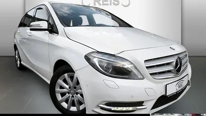 Gebraucht Mercedes B200 156 PS (114 kW) 2013 Weiss Van / Kleinbus