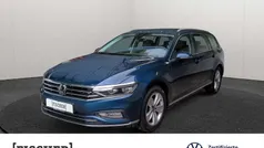 Blau Gebraucht 2022 VW Passat Elegance Kombi | 25.987 € (Fairer Preis)