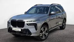 Skyscraper grau Gebraucht 2024 BMW X7 M Sport SUV | 90.950 € (Fairer Preis)