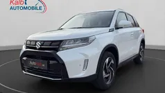 Cool white pearl metallic Neu 2025 Suzuki Vitara Comfort SUV | 25.999 € (Fairer Preis)