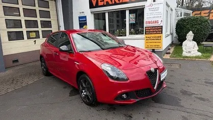 Rot Gebraucht 2017 Alfa Romeo Giulietta Business Limousine | 12.880 € (Guter Preis)