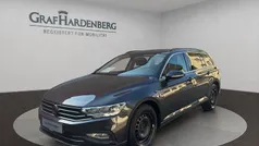 Grau Gebraucht 2022 VW Passat Business Kombi | 22.888 € (Fairer Preis)
