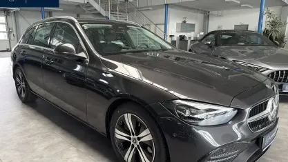 Gebraucht Mercedes C300 Avantgarde 258 PS (189 kW) 2024 Grau Limousine