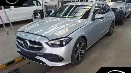 Gebraucht Mercedes C200 Avantgarde 163 PS (119 kW) 2024 Lack hightechsilber Kombi