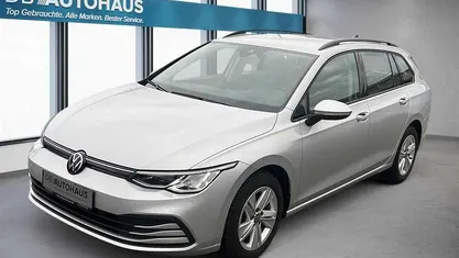 Gebraucht VW Golf VIII Life 110 PS (80 kW) 2024 Silber Kombi