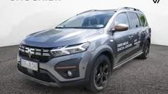 Dolomitgrau Gebraucht 2023 Dacia Jogger Extreme Van / Kleinbus | 24.990 € (Fairer Preis)