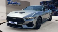 Iconic silver metallic Neu 2025 Ford Mustang GT Cabrio | 63.950 € (Fairer Preis)