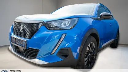 Gebraucht Peugeot 2008 Allure 131 PS (96 kW) 2022 Blau SUV