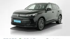 Deep black perleffekt Gebraucht 2024 VW Tiguan Life SUV | 36.905 € (Fairer Preis)