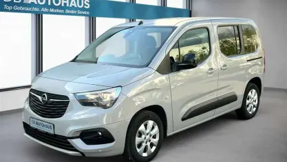 Second-hand Opel Combo Life Elegance 131 CP (96 kW) 2023 Maro Monovolum