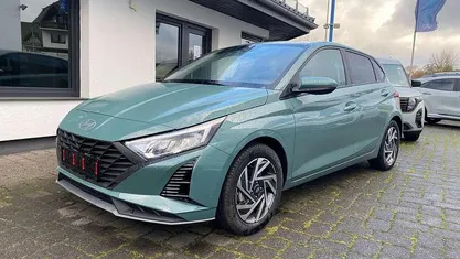 Mangrove green Gebraucht 2024 Hyundai i20 Pure Kleinwagen | 17.880 € (Guter Preis)