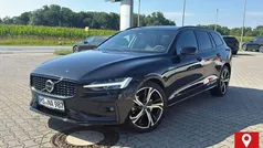 Onyx black / Gebraucht 2025 Volvo V60 Plus Kombi | 41.800 € (Fairer Preis)