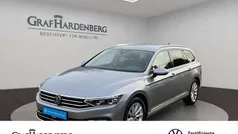 Silber Gebraucht 2022 VW Passat Elegance Kombi | 27.888 € (Fairer Preis)