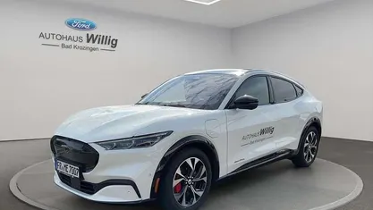 Starweiß metallic Gebraucht 2023 Ford Mustang Mach-E Premium SUV | 39.900 € (Fairer Preis)