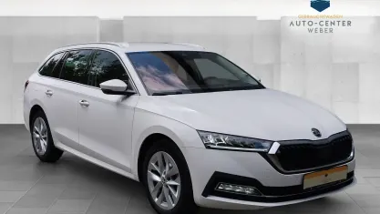 Käytetty Skoda Octavia Style 150 HP (110 kW) 2023 Valkoinen Farmari