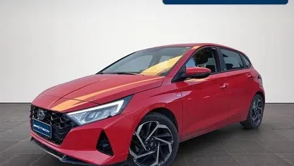 Gebraucht Hyundai i20 Intro Edition 101 PS (74 kW) 2021 Tomato red Kleinwagen