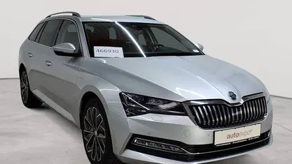 Gebraucht Skoda Superb LAURIN & KLEMENT 200 PS (147 kW) 2023 Brillantsilber metallic Kombi