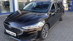 Obsidianschwarz Gebraucht 2022 Ford Focus Style Kombi | 24.350 € (Fairer Preis)