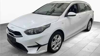 Gebraucht Kia Ceed Sportswagon Comfort 136 PS (100 kW) 2022 Weiß Kombi