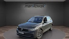 Grau Gebraucht 2024 VW Tiguan Life SUV | 29.990 € (Guter Preis)