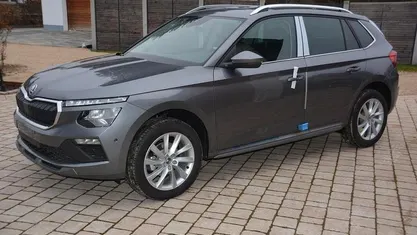 Graphitegrau metallic Neu 2025 Skoda Kamiq SUV | 28.900 € (Guter Preis)