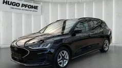 Schwarz Gebraucht 2022 Ford Focus Kombi | 17.340 € (Guter Preis)