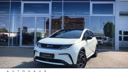 Nieuw BYD Dolphin Design 150 kW (204 PK) 2026 Wit Hatchback