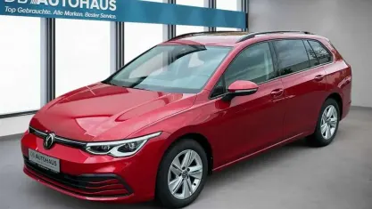 Gebraucht VW Golf VIII Life 150 PS (110 kW) 2023 Rot Kombi