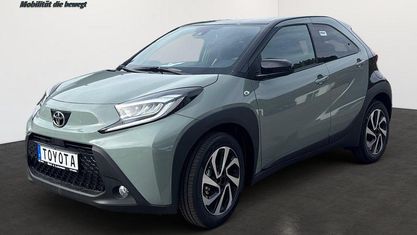 Neu Toyota Aygo X Comfort 72 PS (52 kW) 2026 Urban khaki SUV
