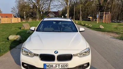 Gebraucht BMW 320 Advantage 163 PS (119 kW) 2018 Alpinweiss 3 Kombi