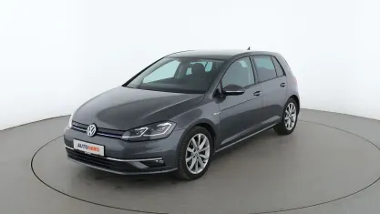 Gebraucht VW Golf VII Highline 131 PS (96 kW) 2018 Grau Limousine