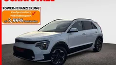 Weiss ((swp) snow white pearl) Gebraucht 2023 Kia e-Niro Spirit SUV | 28.979 € (Fairer Preis)