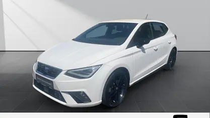 Weiß Gebraucht 2022 Seat Ibiza FR Limousine | 15.890 € (Guter Preis)