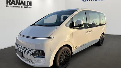 Gebraucht 2024 Hyundai Staria Trend Van / Kleinbus | 41.990 € (Fairer Preis)