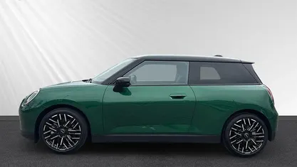 Gebraucht Mini Cooper Favoured 135 kW (184 PS) 2025 Gruen Kleinwagen