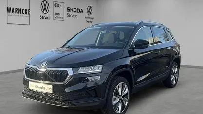 Schwarzmagic perleffekt Gebraucht 2025 Skoda Karoq Selection SUV | 36.870 € (Fairer Preis)