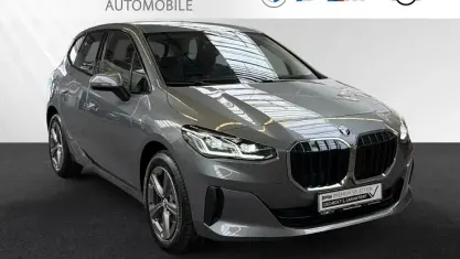 Gebraucht BMW 220 163 PS (119 kW) 2025 Skyscraper grau metallic