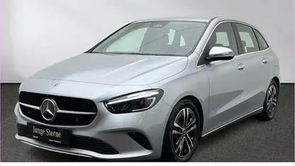 Gebraucht Mercedes B200 Advanced 163 PS (119 kW) 2025 Lack hightechsilber Van / Kleinbus