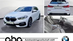 Weiß Gebraucht 2021 BMW 118 Sport Line Kleinwagen | 20.860 € (Fairer Preis)