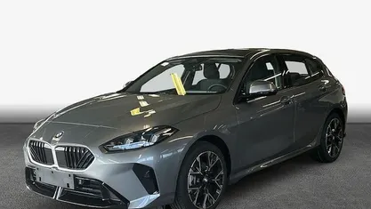 Saphirschwarz metallic Neu 2025 BMW 120 Basis Kleinwagen | 35.490 € (Fairer Preis)