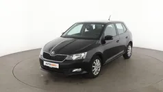 Schwarz Gebraucht 2017 Skoda Fabia Ambition Kleinwagen | 9.910 € (Fairer Preis)