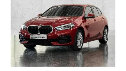 Gebraucht BMW 118 Sport Line 150 PS (110 kW) 2023 Melbournerot Kleinwagen