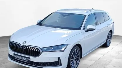 Gebraucht Skoda Superb LAURIN & KLEMENT 150 PS (110 kW) 2025 Purity weiss Kombi