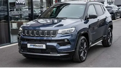 Usado Jeep Compass 80th Anniversary 150 HP (110 kW) 2021 Azul SUV