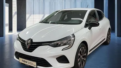 Gebraucht 2023 Renault Clio V Equilibre Limousine | 16.412 € (Fairer Preis)