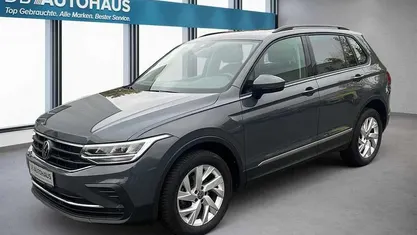 Grau Gebraucht 2023 VW Tiguan Life SUV | 29.970 € (Guter Preis)