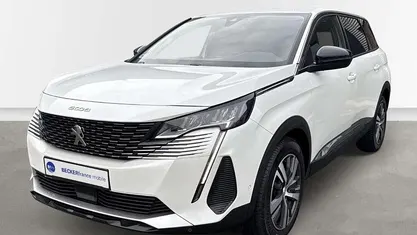 Lack weiss perlglänzend/metall Gebraucht 2021 Peugeot 5008 Allure SUV | 25.890 € (Fairer Preis)