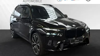 Neu BMW X7 M Sport 530 PS (389 kW) 2026 Saphirschwarz metallic SUV