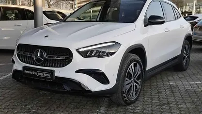 Unilack polarweiß Gebraucht 2024 Mercedes GLA250 Progressive SUV | 41.990 € (Fairer Preis)